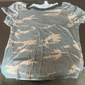 5/$20 EVERYTHING MUST GO -Full tilt camo shirt